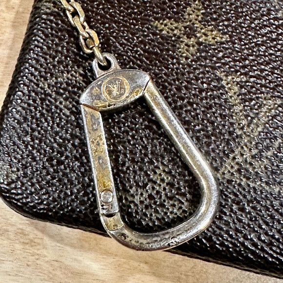 Louis Vuitton Monogram Key Pouch - Picture 2 of 8